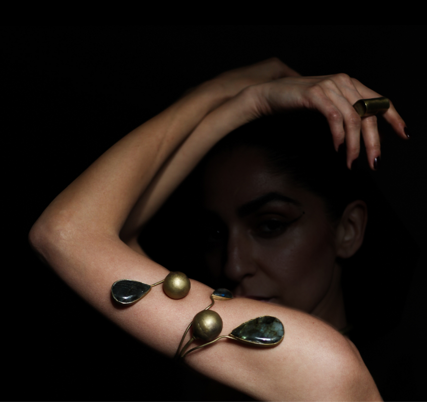Hoor jewelry piece #02 with labradorite